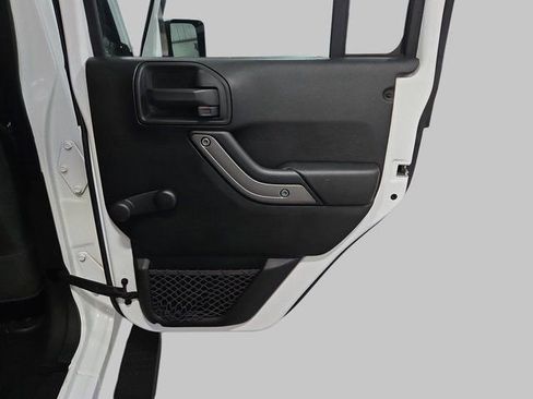 Used 2017 Jeep Wrangler Unlimited Sport image 13