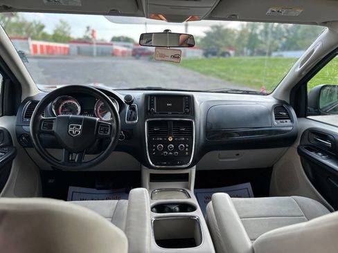 Used 2013 Dodge Grand Caravan SXT FWD image 13