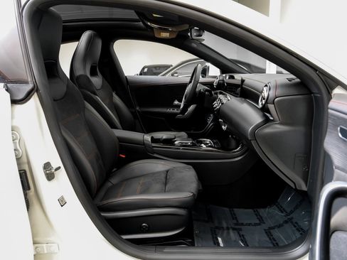 Used 2023 Mercedes-Benz CLA 250 4MATIC image 31