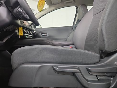 Used 2021 Honda HR-V LX image 27