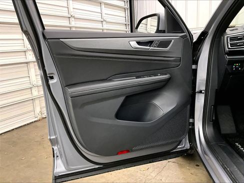 New 2026 Volkswagen Atlas Cross Sport SE image 24