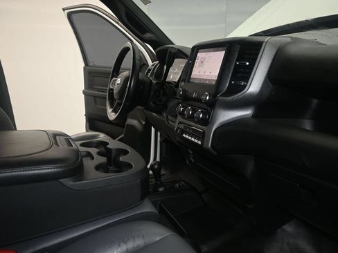 Used 2024 RAM 3500 Tradesman w/ Chrome Appearance Group AWD/4WD image 12