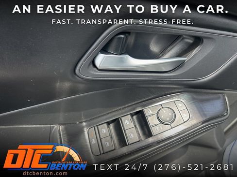 Used 2025 Nissan Rogue SV FWD image 14