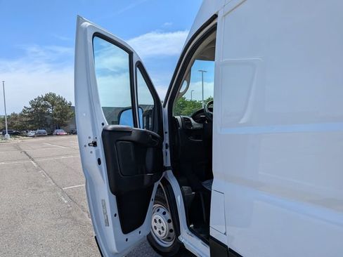 Used 2023 RAM ProMaster 2500 FWD image 12