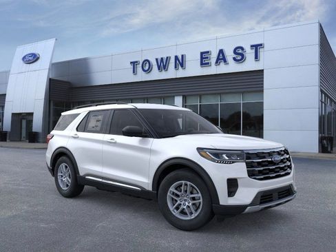 New 2025 Ford Explorer Active image 7