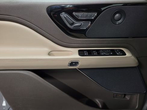 Used 2020 Lincoln Aviator Reserve w/ Equipment Group 201A image 24