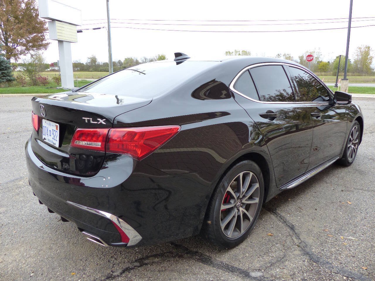 Used 2018 Acura TLX w/ Technology Package FWD image 11
