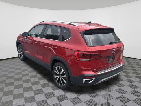 Used 2023 Volkswagen Taos SE w/ Panoramic Sunroof Package AWD/4WD image 5