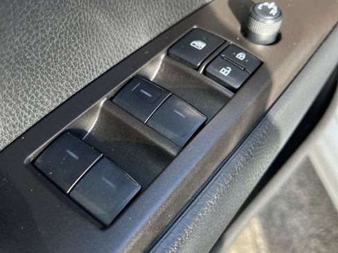 Used 2023 Toyota Camry SE image 37