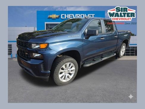 Used 2020 Chevrolet Silverado 1500 Custom w/ Custom Value Package AWD/4WD image 1