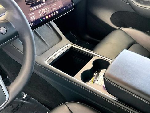 Used 2023 Tesla Model Y Long Range AWD/4WD image 18