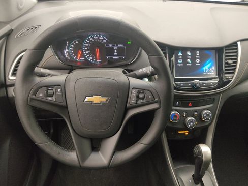 Used 2017 Chevrolet Trax LT w/ LT Convenience Package FWD image 22