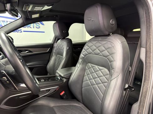 Used 2023 Jaguar F-PACE S AWD/4WD image 10