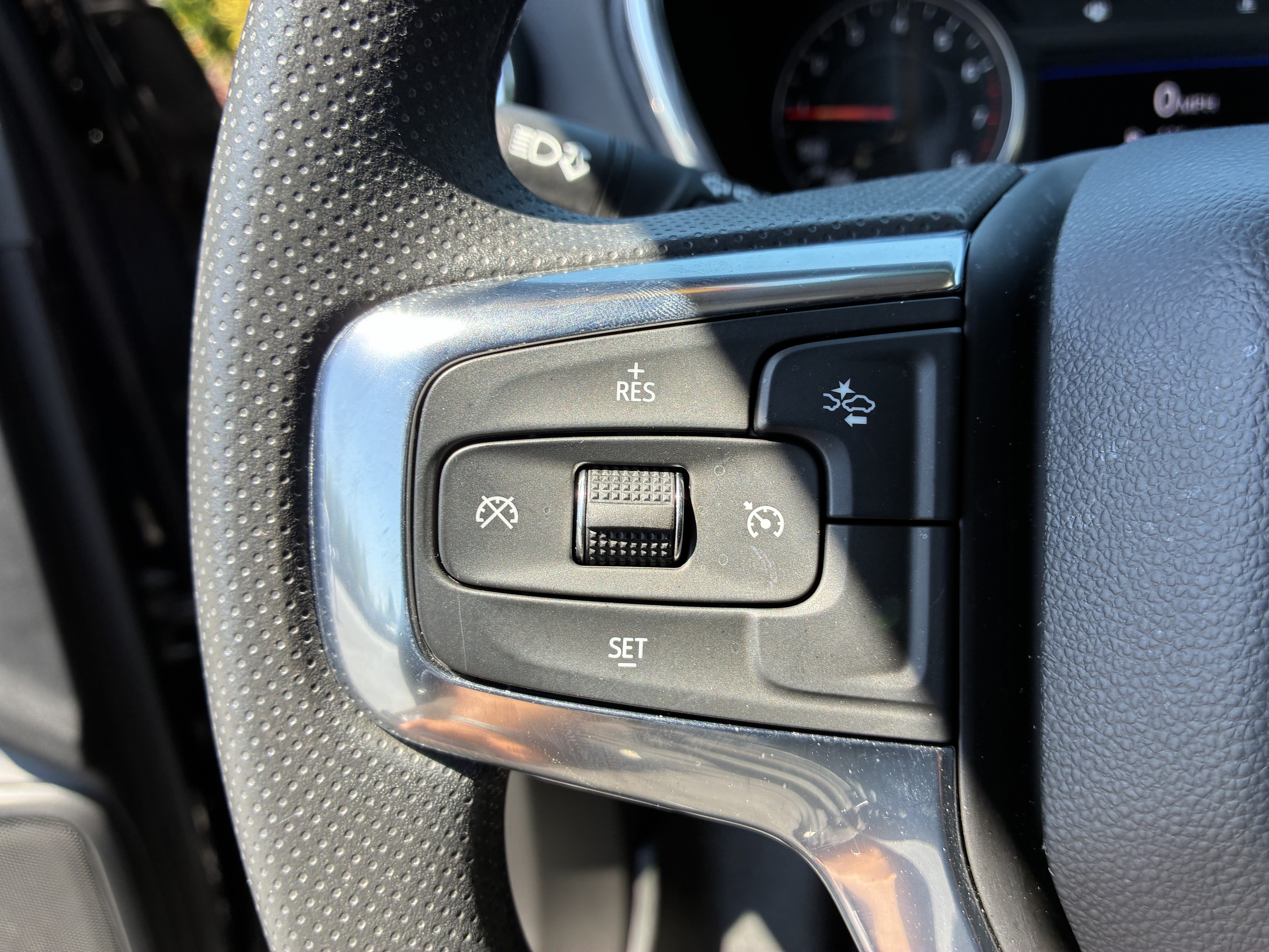 Used 2023 Chevrolet Blazer LT w/ Midnight/Sport Edition FWD image 29