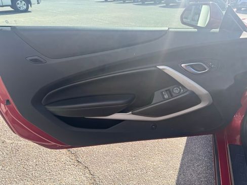 Used 2018 Chevrolet Camaro SS image 9