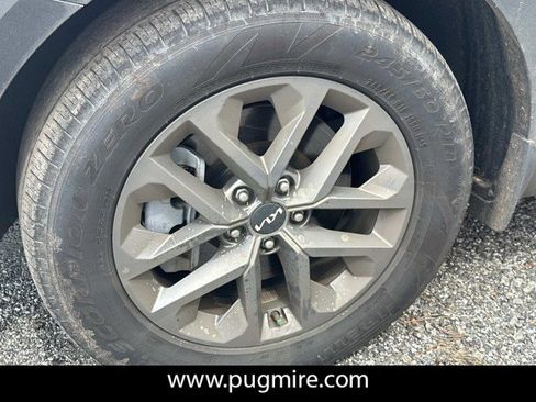 Used 2025 Kia Telluride LX image 10