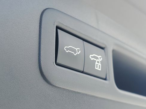 Used 2023 Lexus UX 250h F Sport FWD image 9
