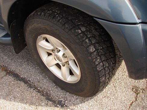 Used 2006 Toyota Sequoia SR5 image 3