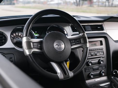 Used 2013 Ford Mustang GT Premium w/ Security Pkg image 17