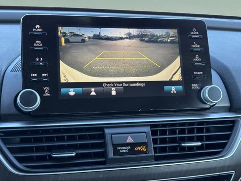 Used 2018 Honda Accord EX image 7