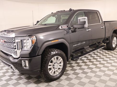 Used 2020 GMC Sierra 2500 Denali w/ Technology Package AWD/4WD image 10