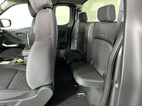 Used 2024 Nissan Frontier SV image 25