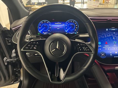 Used 2023 Mercedes-Benz EQS 580 4MATIC SUV image 10