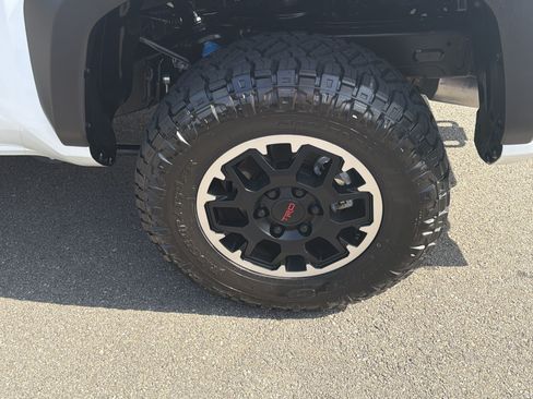 Used 2026 Toyota Tacoma TRD Off-Road AWD/4WD image 19