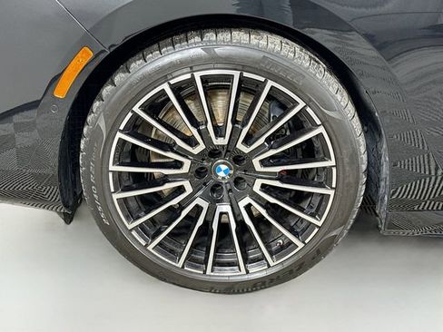 Used 2025 BMW 760i xDrive AWD/4WD image 31