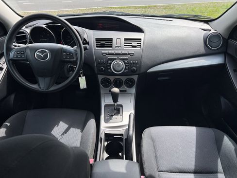 Used 2011 MAZDA MAZDA3 i Touring FWD image 23