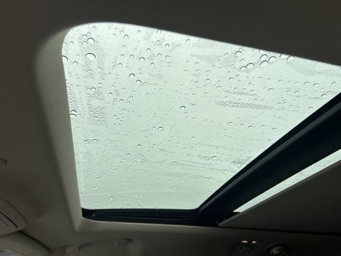 Used 2021 Ford Explorer Limited w/ Equipment Group 301A image 32