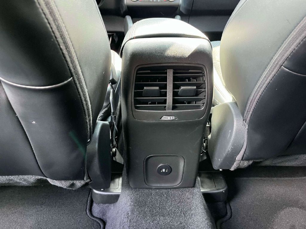Used 2025 Ford Escape ST-Line Select AWD/4WD image 14