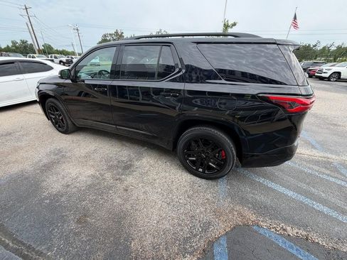 Used 2023 Chevrolet Traverse Premier w/ Redline Edition FWD image 5
