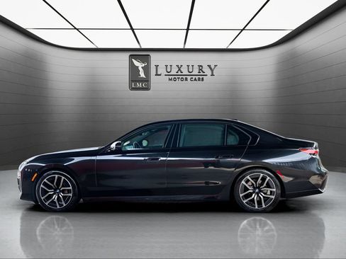 Used 2024 BMW 740i xDrive w/ Premium Package AWD/4WD image 5