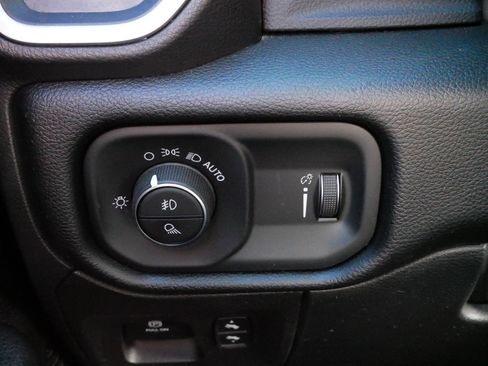 Used 2022 RAM 1500 Big Horn image 26