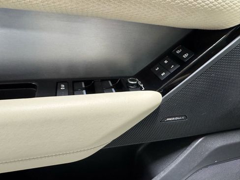 Used 2022 Land Rover Range Rover Velar R-Dynamic S image 20