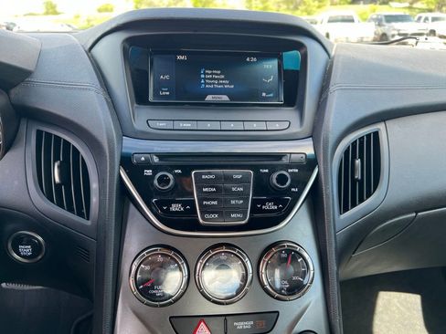 Used 2016 Hyundai Genesis 3.8 RWD image 12