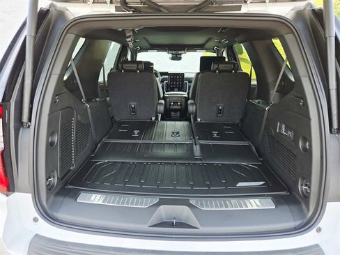 New 2025 GMC Yukon Denali w/ Denali Reserve Package image 19