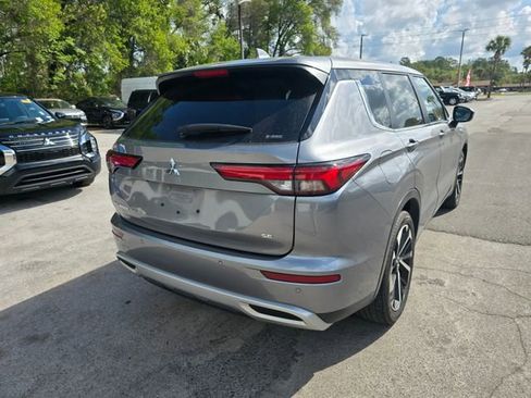 Used 2024 Mitsubishi Outlander SE image 9