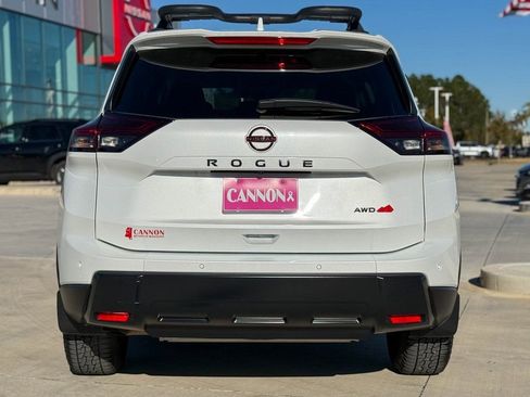 Used 2025 Nissan Rogue SV w/ Rock Creek Premium Package AWD/4WD image 8