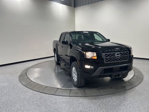 Used 2022 Nissan Frontier SV image 4