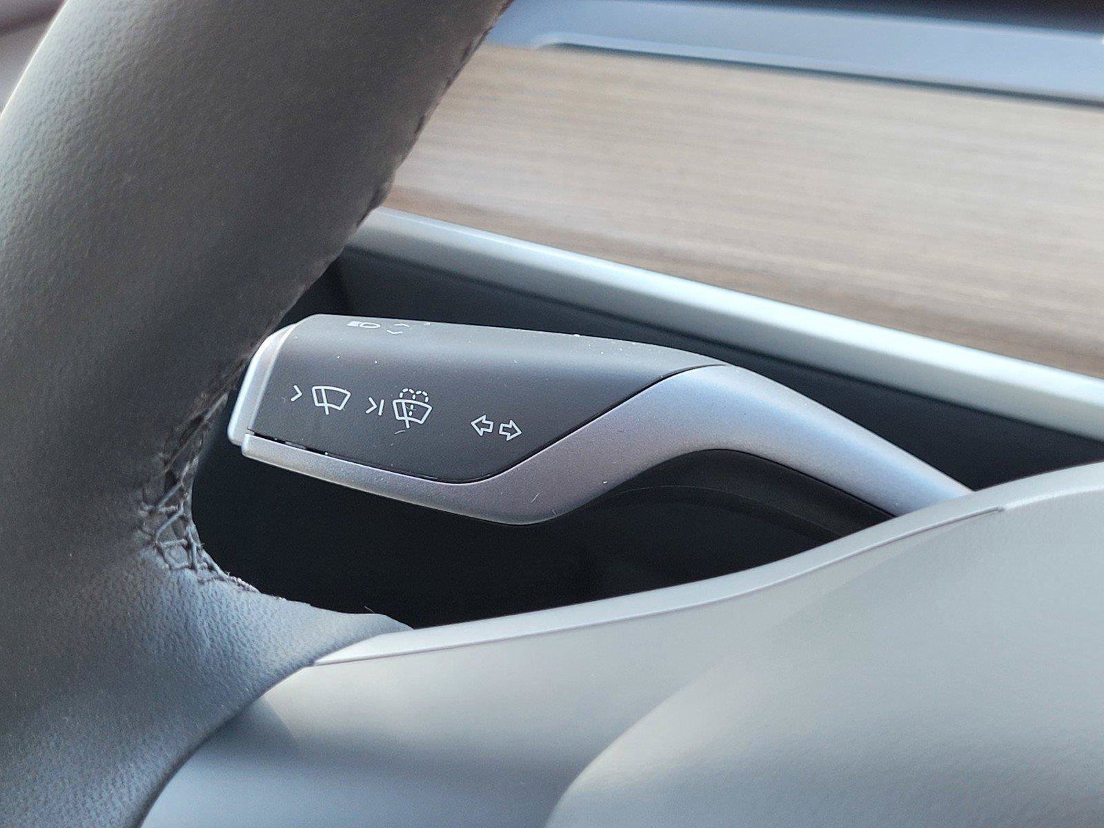 Used 2023 Tesla Model Y AWD image 31