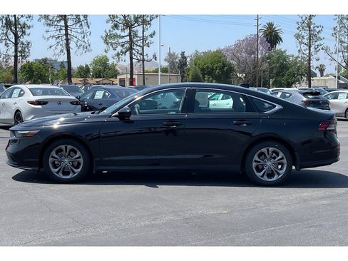 Used 2023 Honda Accord EX image 2