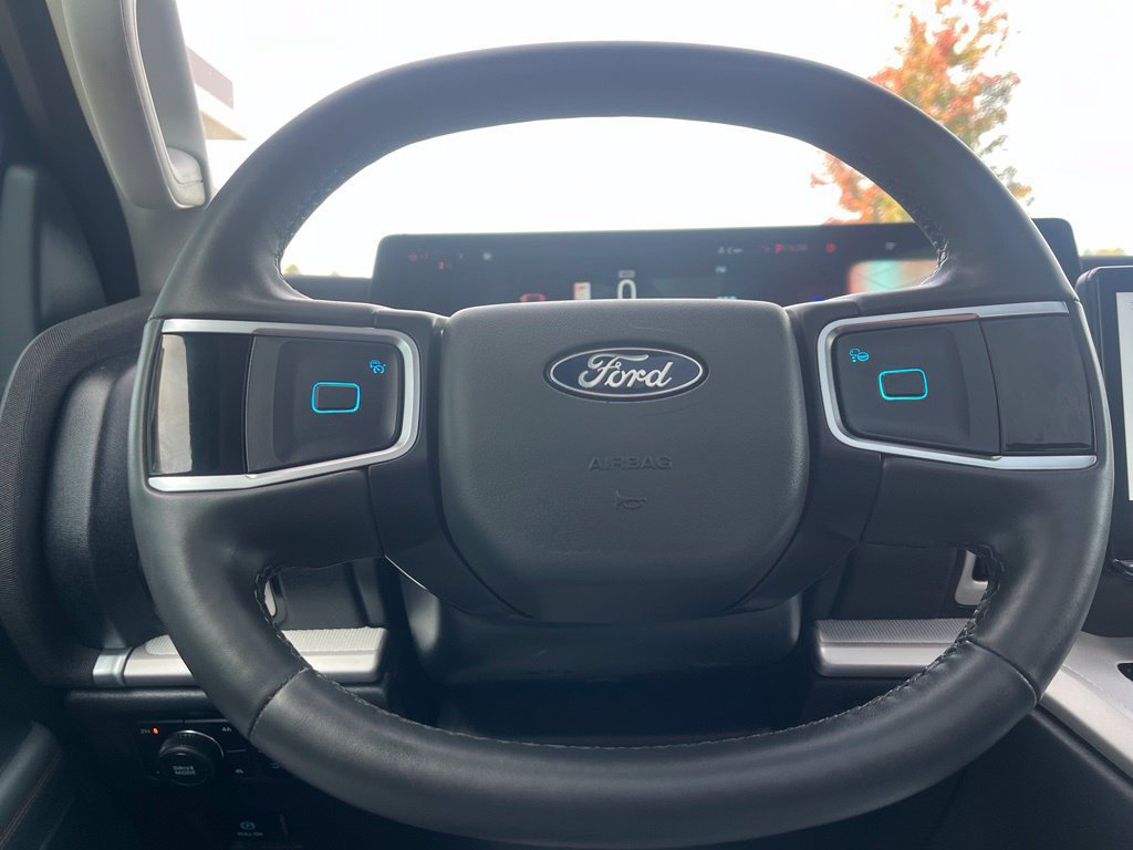 Used 2025 Ford Expedition Max Active AWD/4WD image 26
