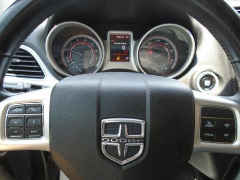 Used 2017 Dodge Journey SE w/ Flexible Seating Group image 14