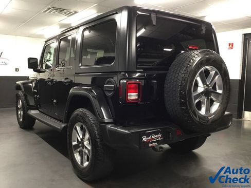 Used 2022 Jeep Wrangler Unlimited Sahara w/ Cold Weather Group AWD/4WD image 8
