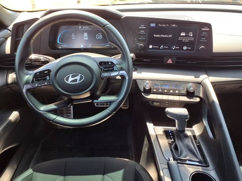Certified 2025 Hyundai Elantra Sport FWD image 12
