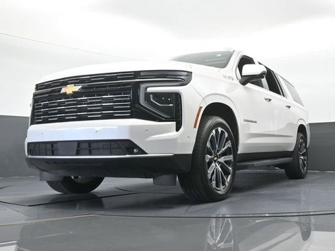 Used 2025 Chevrolet Suburban High Country w/ Sun And Tow Package RWD image 65