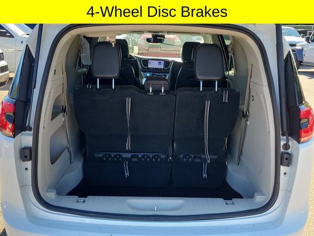Certified 2024 Chrysler Pacifica Touring-L FWD image 29
