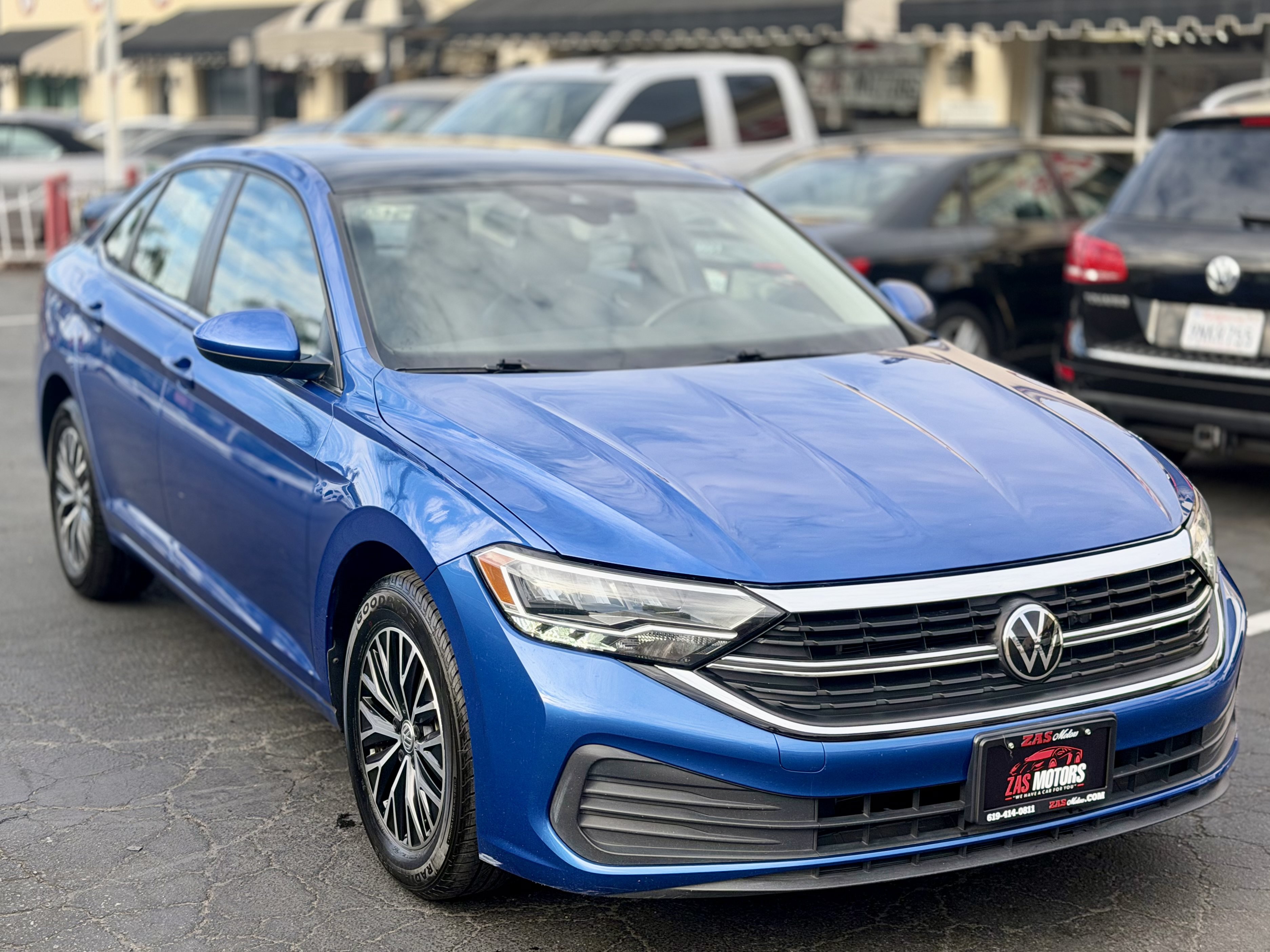 Used 2024 Volkswagen Jetta SE FWD image 5